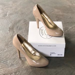 Steve Madden Size 8 Taupe Patent Heels